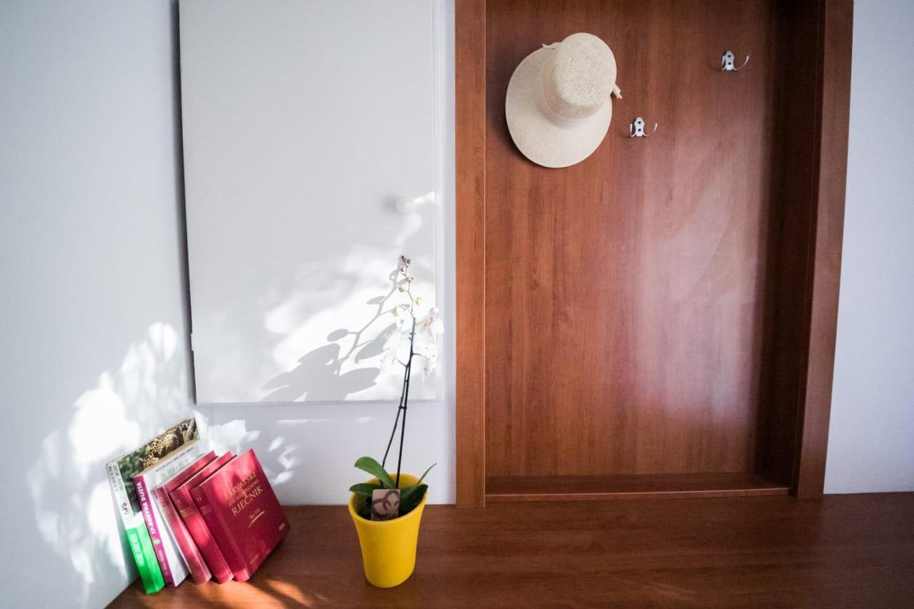 Mb Bed&Breakfast Pag Town Dış mekan fotoğraf