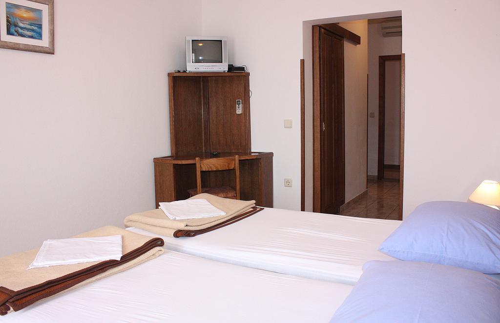 Mb Bed&Breakfast Pag Town Oda fotoğraf