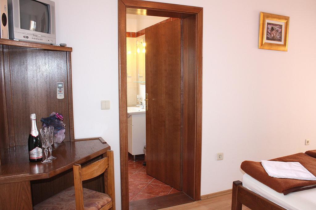 Mb Bed&Breakfast Pag Town Oda fotoğraf