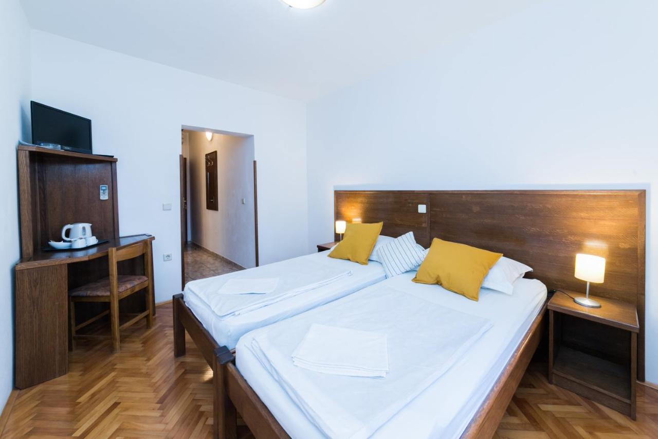 Mb Bed&Breakfast Pag Town Dış mekan fotoğraf